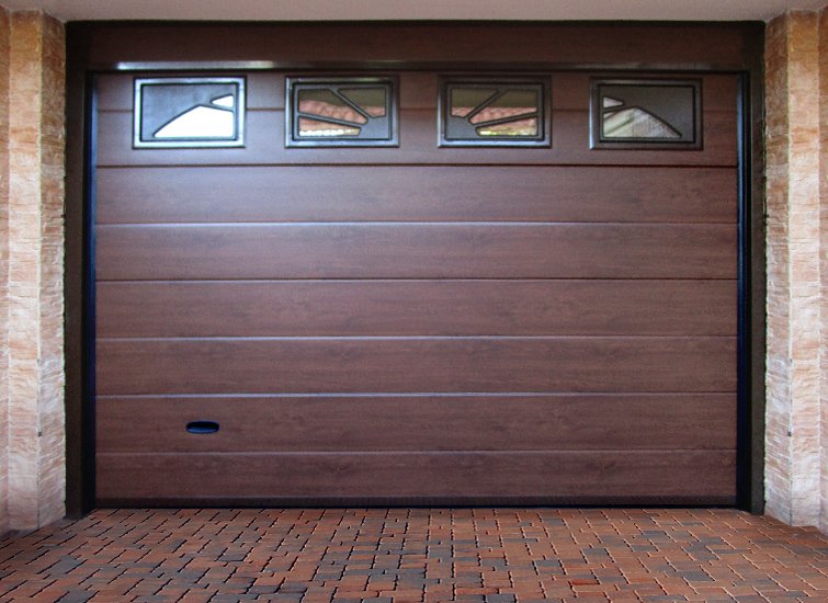 madera acanalada media 3 - Puertas de garaje Guadalajara