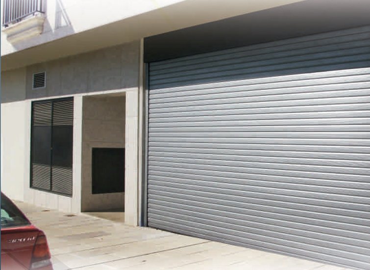 cierre enrollable comercio 3 - Consejos para comprar puertas de garaje
